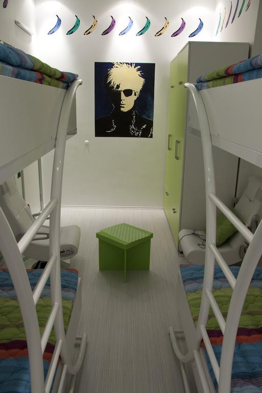Pop Art Hostel Belgrado Kamer foto